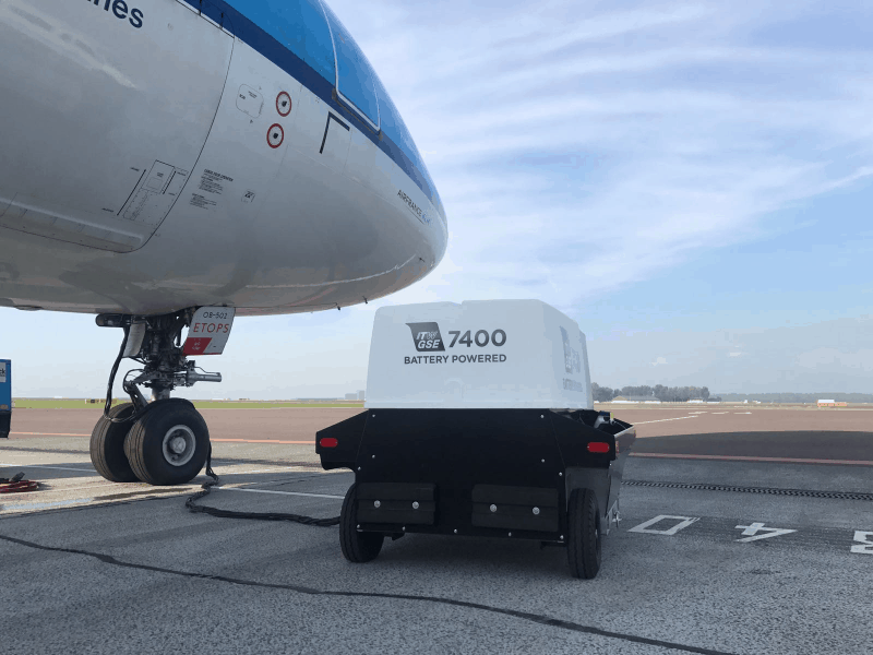 ITW GSE 7400 Powering 747 in Amsterdam Schiphol Airport