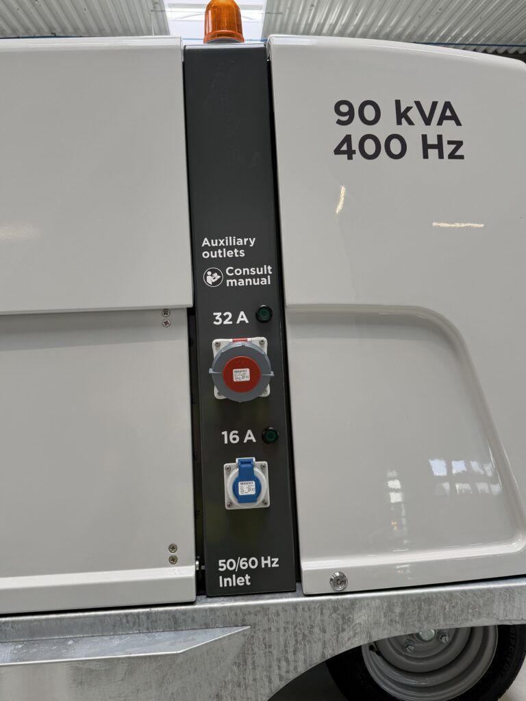 the itw gse 7400 eGPU with an aux outlet